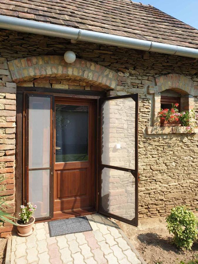 Kis Ház Apartman Zalacsány Esterno foto